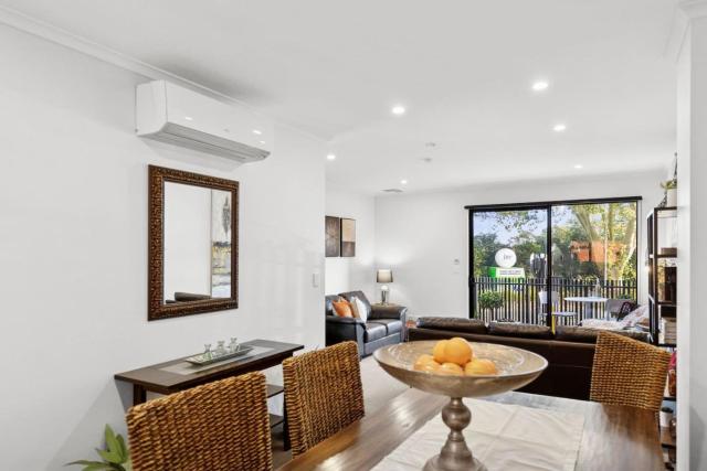2Bed Masterpiece in Hamilton - Townhouse and Carpark