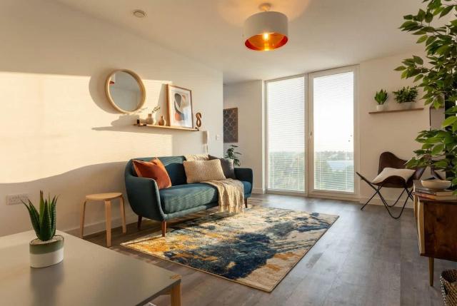 Modern & Spacious 2 Bed Apartment by Old Trafford