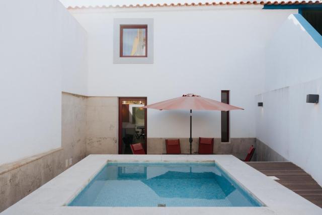 Casa do Outeiro com vista para o Castelo de Marvão
