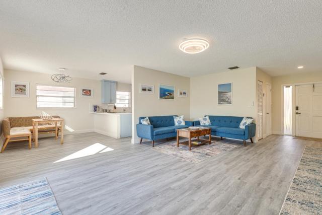 Walk to Shops & Eats, 3 Mi to Beach! Hollywood Gem