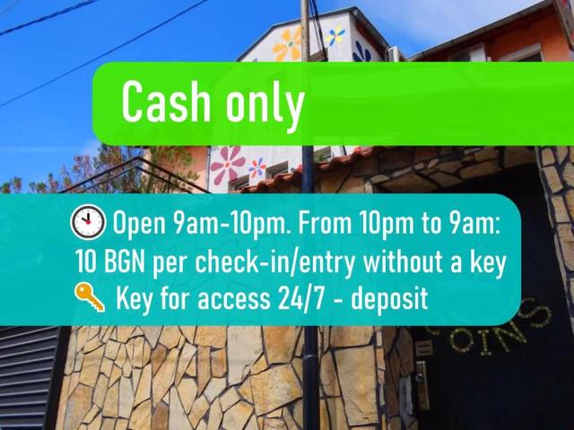 10 Coins Hostel & tours