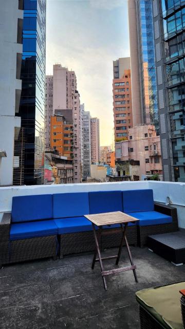 Huge Studio and Rooftop in Central