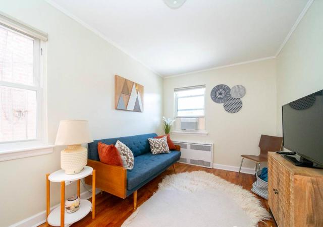 Midtown West 3 Bedroom Washer dryer and Dishwasher, June to Aug 90 days stay required