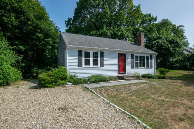 Stylish Home Dog Friendly Close to Beach