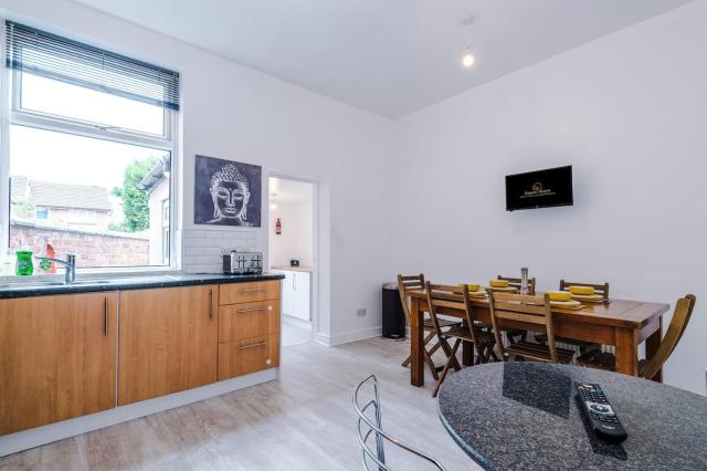 4BDR House By Eason Stays Short Lets Chorley