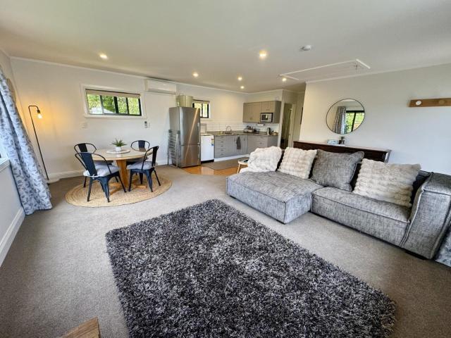 Redwood Cottage - Essential Comfort