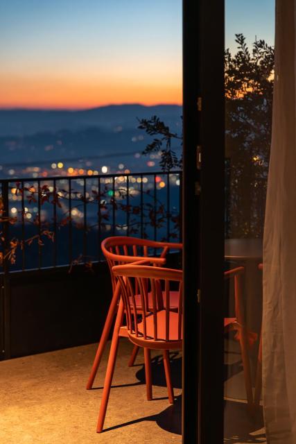 El Cielo - Rooms with Panoramic View & El Carnicero Restaurant
