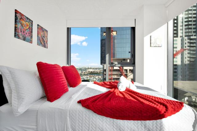 Ocean Front Condo Near Cruise Port, Bayfront Park, plus Free Parking