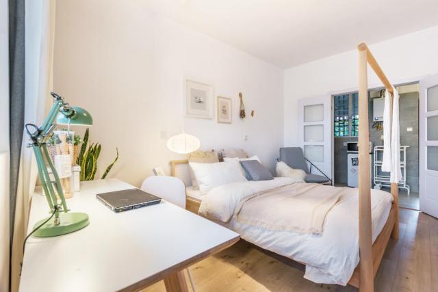 Fudan Nok Apartment Guonian Road Branch