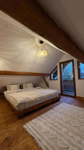 Căbănuța Lisa, Chalet in the heart of the mountain