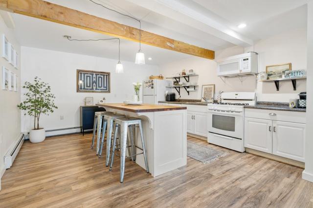 Big Sky Retreat with Overflow Unit Atop Sunapee