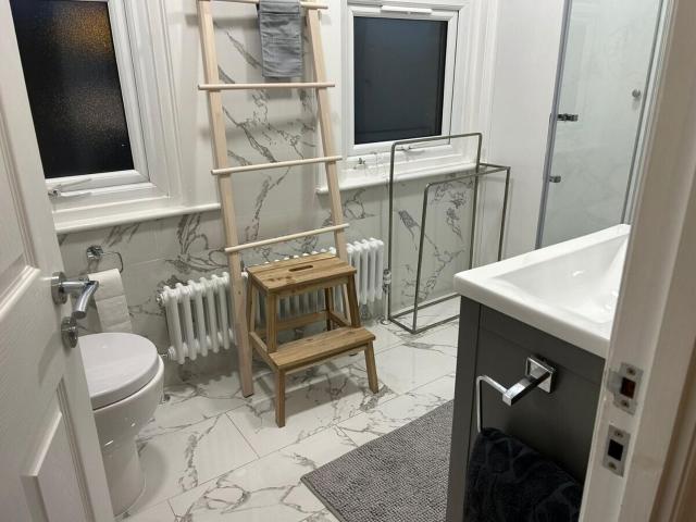 Forest Hill 1-Bed 2 mins Station