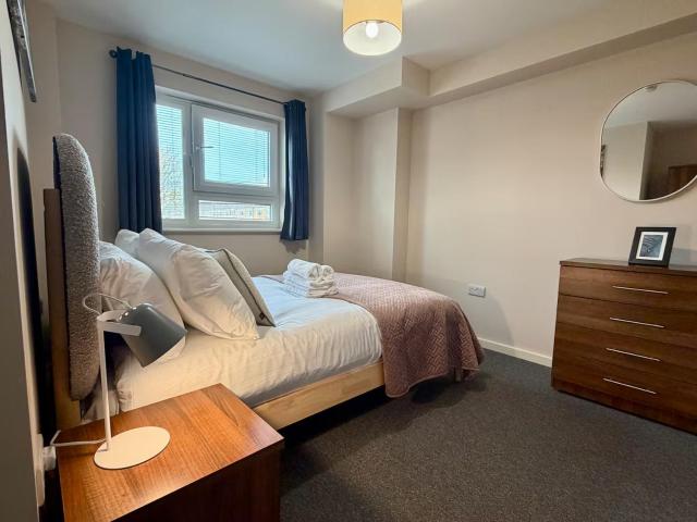 Modern 2 Bed Flat Near Deansgate & Universities - Pass the Keys