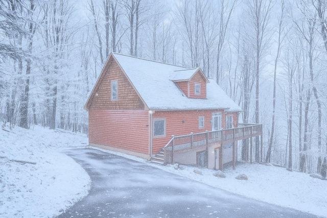 Beech Mountain Retreat, Hot Tub, Pool Table & Room for 12