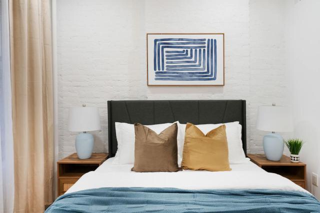 1290-7 New Renovated 2 Bedrooms in UES