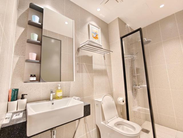 22 Macalisterz - King Suite - 65"QLED TV - Disney - Pop Corn - Sky Pool