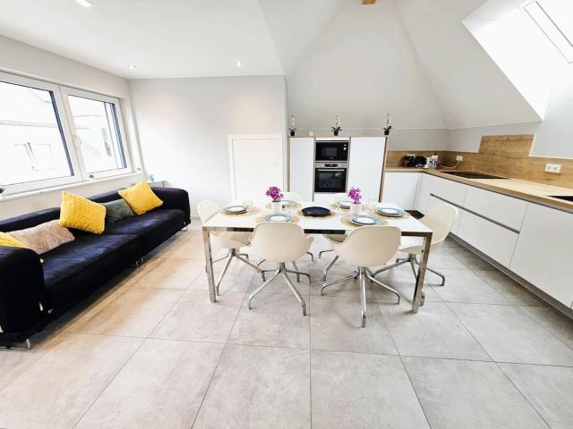 Refined 2 bedroom apartment with parking