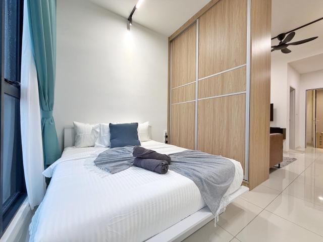 Majestic Unique Studio Suite with Infinity Pool