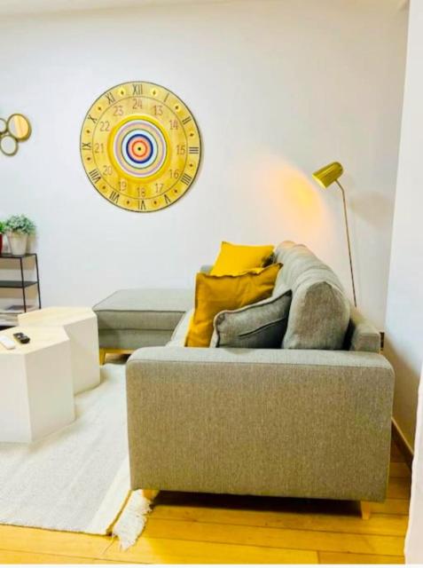 Bright 2 bedroom apartment in prime location