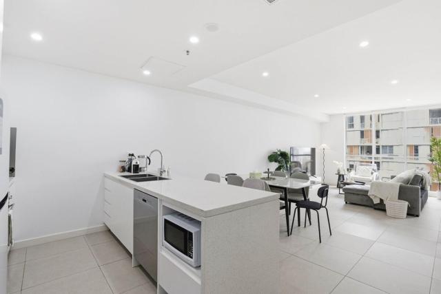 14Mascot ABNB-Style 2BR with Free Parking, 4 min to Airport