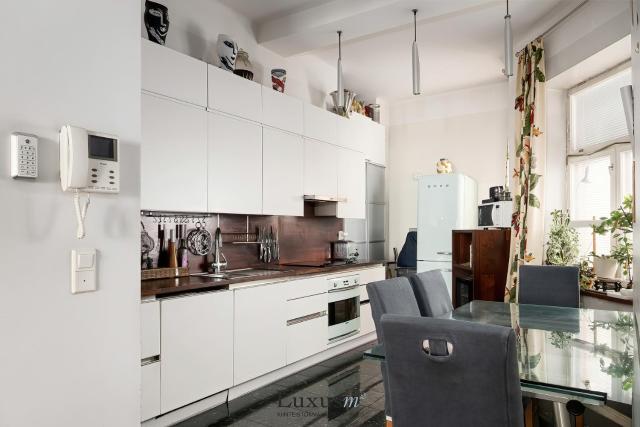 Elegant apartment in the city center