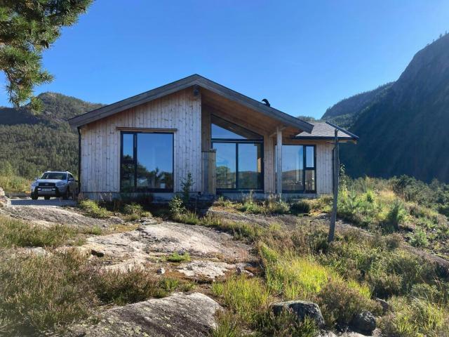 Modern Cabin With Panoramic Views Near Gautefall
