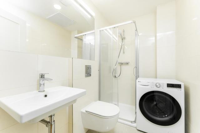 Rentero Central Apartment near Charles Square