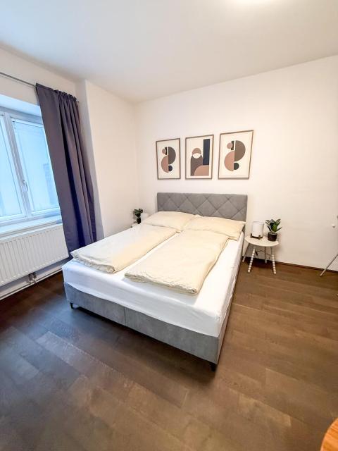 Danube Holiday Homes Citywall Apartment