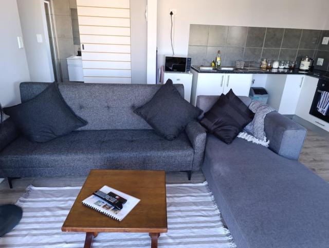 Lovely 2 bedroom condo with balcony and a view!