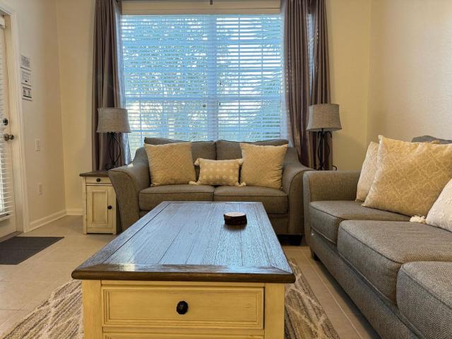 2778 Windsor Hills 3 Bed Condo- All Included