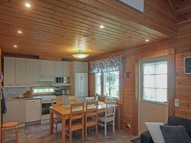 Holiday Home Aallotar kuiskaus by Interhome