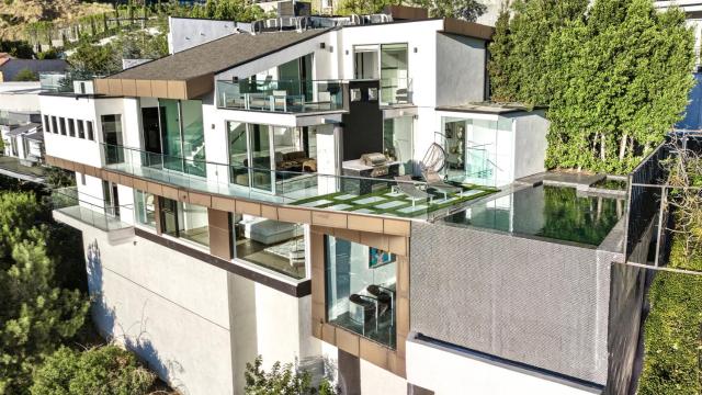 Hollywood Hills 6BR Luxury Home w Pool, Theater & Panoramic Views