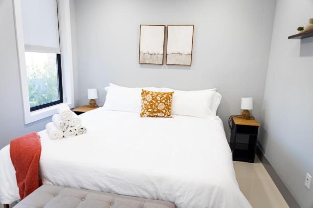 Bright Apartment with Free Parking Near NYC