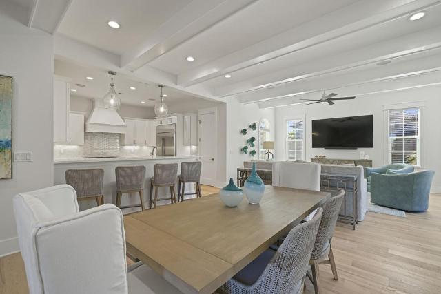 Hook, Wine & Sinker - Luxury Vacation Rental with Community Amenities & Pool