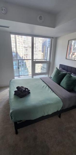 Queen Bed and single bed for friends