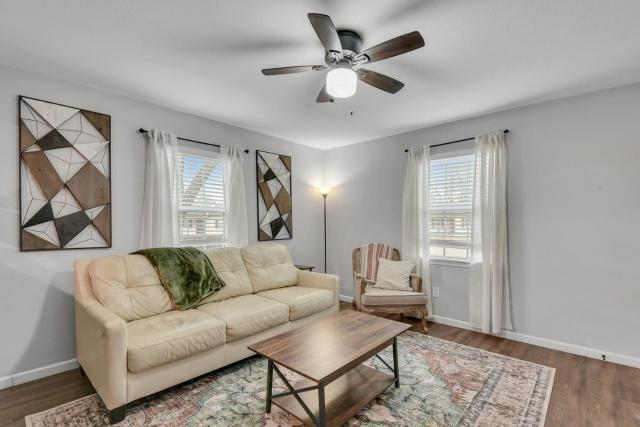 Quiet Private Yard Stay Near DFW & DFW stadiums
