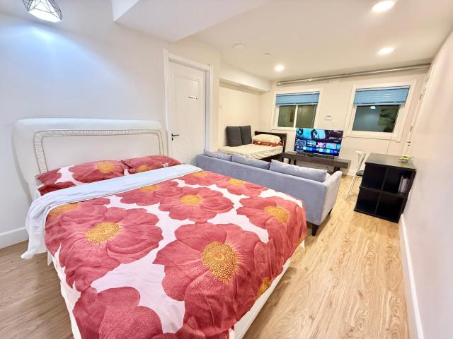 Private Guest Suite, Two Parking Spaces