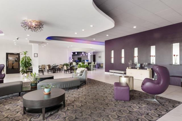 Clarion Inn & Suites Across From Universal Orlando Resort