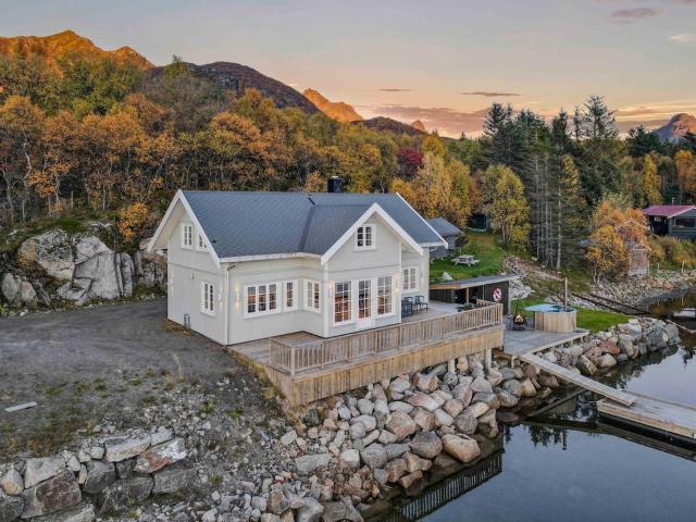 Unik sjøhytte i Lofoten
