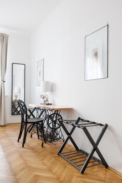 Operastreet Residences - Cosy Single Home City Center