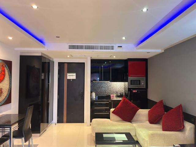 Patong Condo Tub, Roof Pool & 2-min to Beach