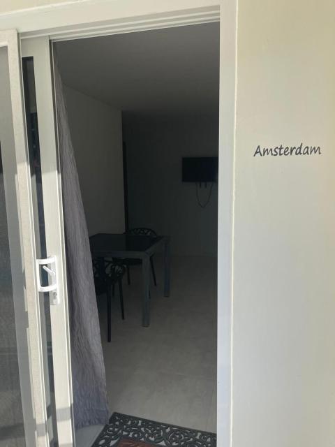 Cas Grandi Studios & Apartments with Pool & Jacuzzi