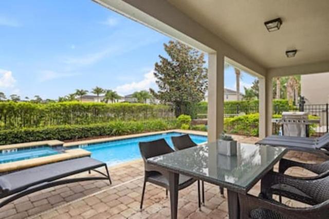 381 Fantastic Home Near Disney 5BD 5BT 14P