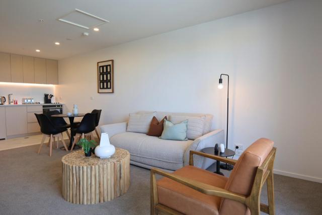 Fresh 1 Bedroom Apartment Close to Te Kaha Stadium