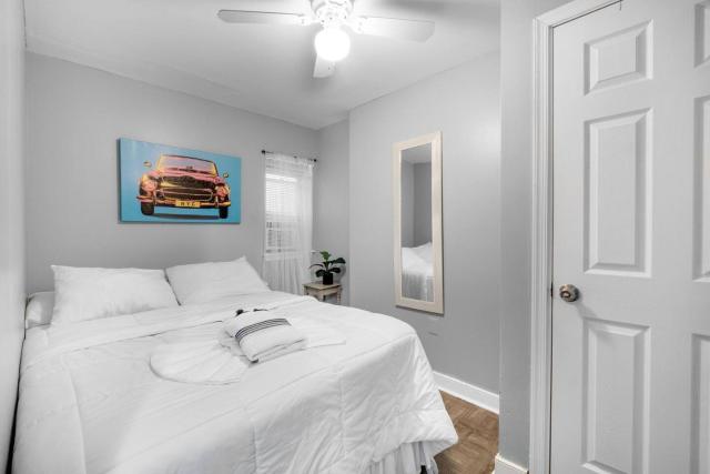 Modern 2BR 10 Mins to Metro