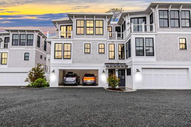 Modern East End 2-BR Home - Steps from the Beach