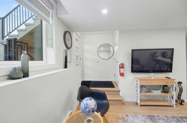 Luxury brand new 1 Bedroom Townhome