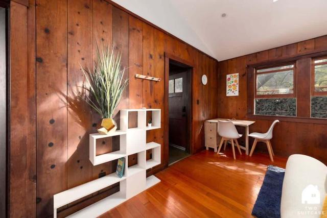 Charming Garden Cottage & Walk to UC & BART & Parking