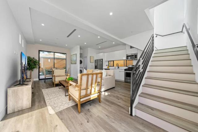 2BR 2BA Villa in Melrose with Free Parking
