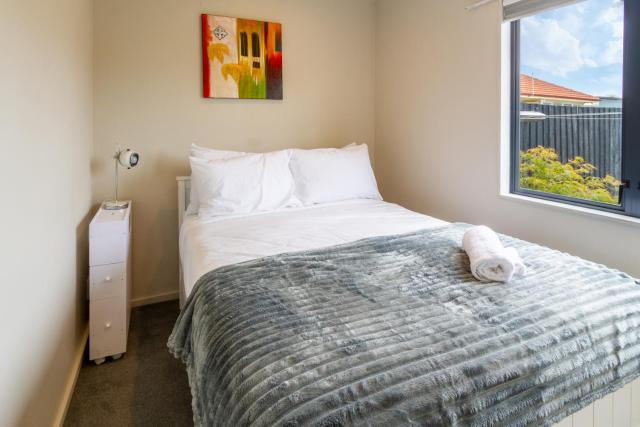 Family-Friendly CHCH Home, Peaceful & Spacious